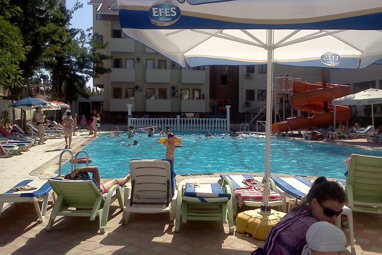 Side Yesiloez Hotel Exterior photo