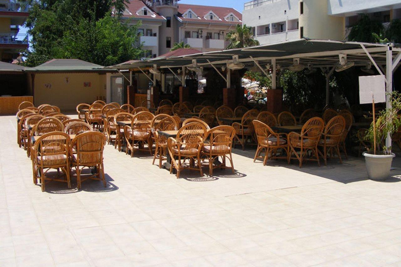 Side Yesiloez Hotel Exterior photo